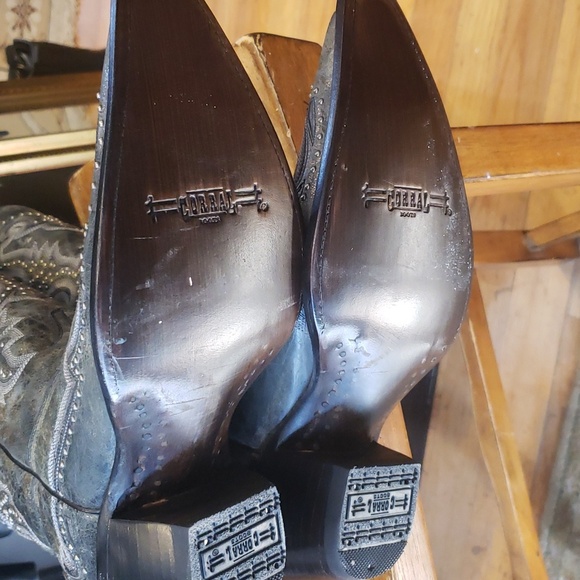 Ladies Corral Boots - Picture 3 of 6